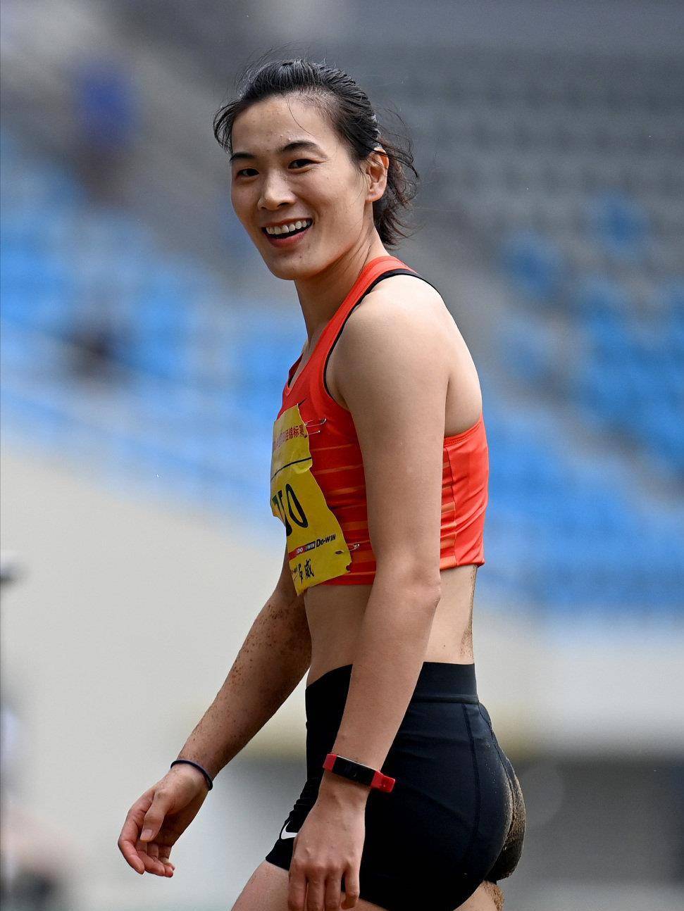 2017年10月10日,苏炳添举行了婚礼,谢震业和卢敏佳也出席了婚礼,公开