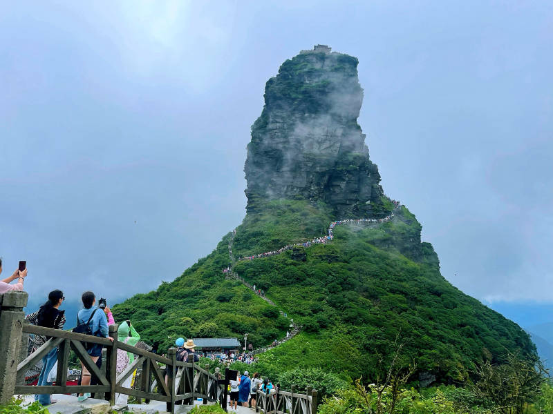 恢复性消费 迸发式增长 贵州旅游“火”了