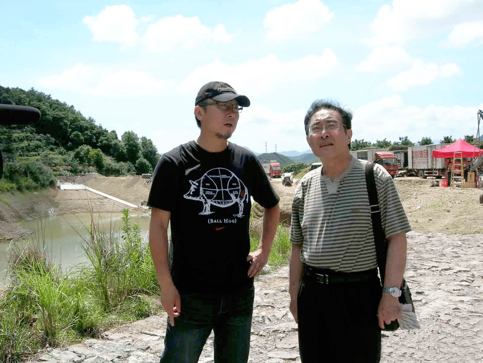 陆川与秦岚分手9年:他娶央视主播做爸爸,她单身吟唱"女人花"