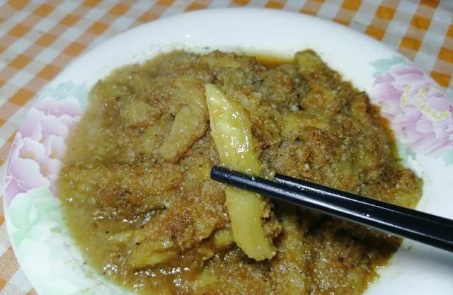 三伏天就爱这粉蒸茄子，简单好吃不油腻，清香软嫩又营养，特下饭