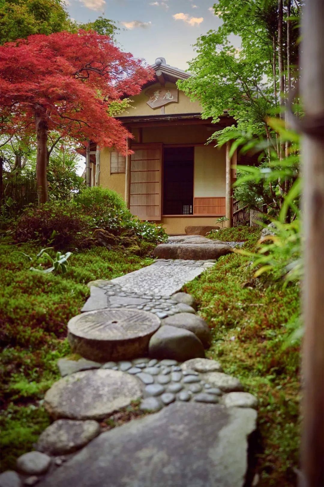 日式风的美,庭前诗意,庭后禅意._庭院_路灯_石雕