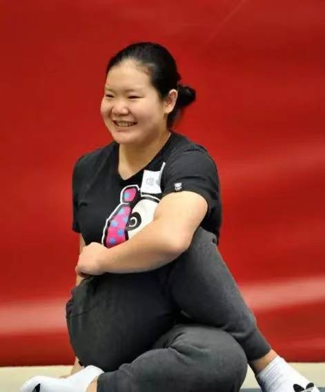 体操女皇程菲,褪去光环,34岁体重直达180斤,财务自由仍旧单身_中国