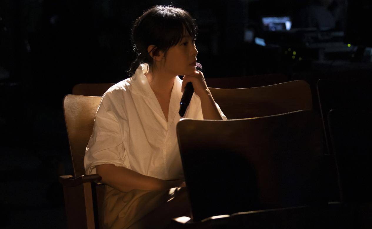 原创刘若英状态太好穿白衬衫太文艺完全看不出来已经半百了