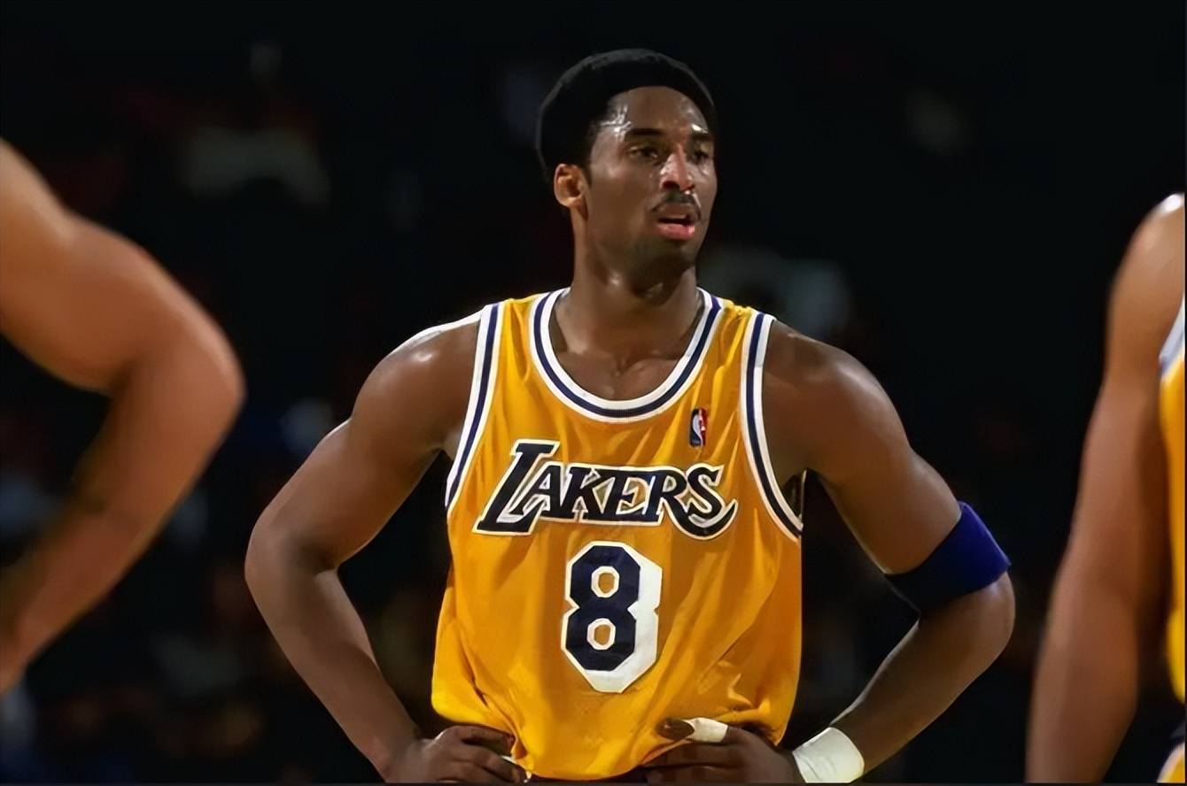 替补2年,三年级场均19分,当年湖人给20岁的科比多大合同?