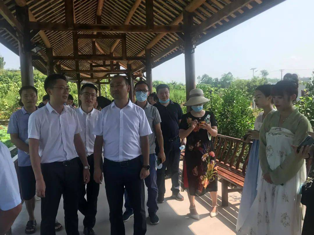 浪漫犍为·夏季嘉年华之犍为县第五届荷花文化旅游节开幕