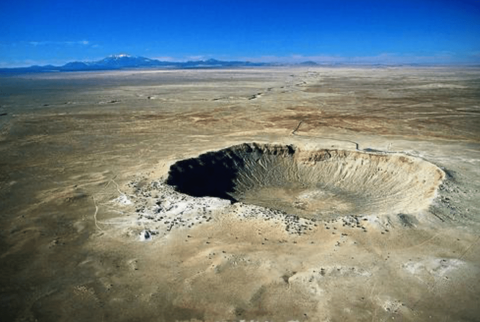 为什么陨石坑里没有陨石？撞击地球后，坑里的陨石去哪儿了？