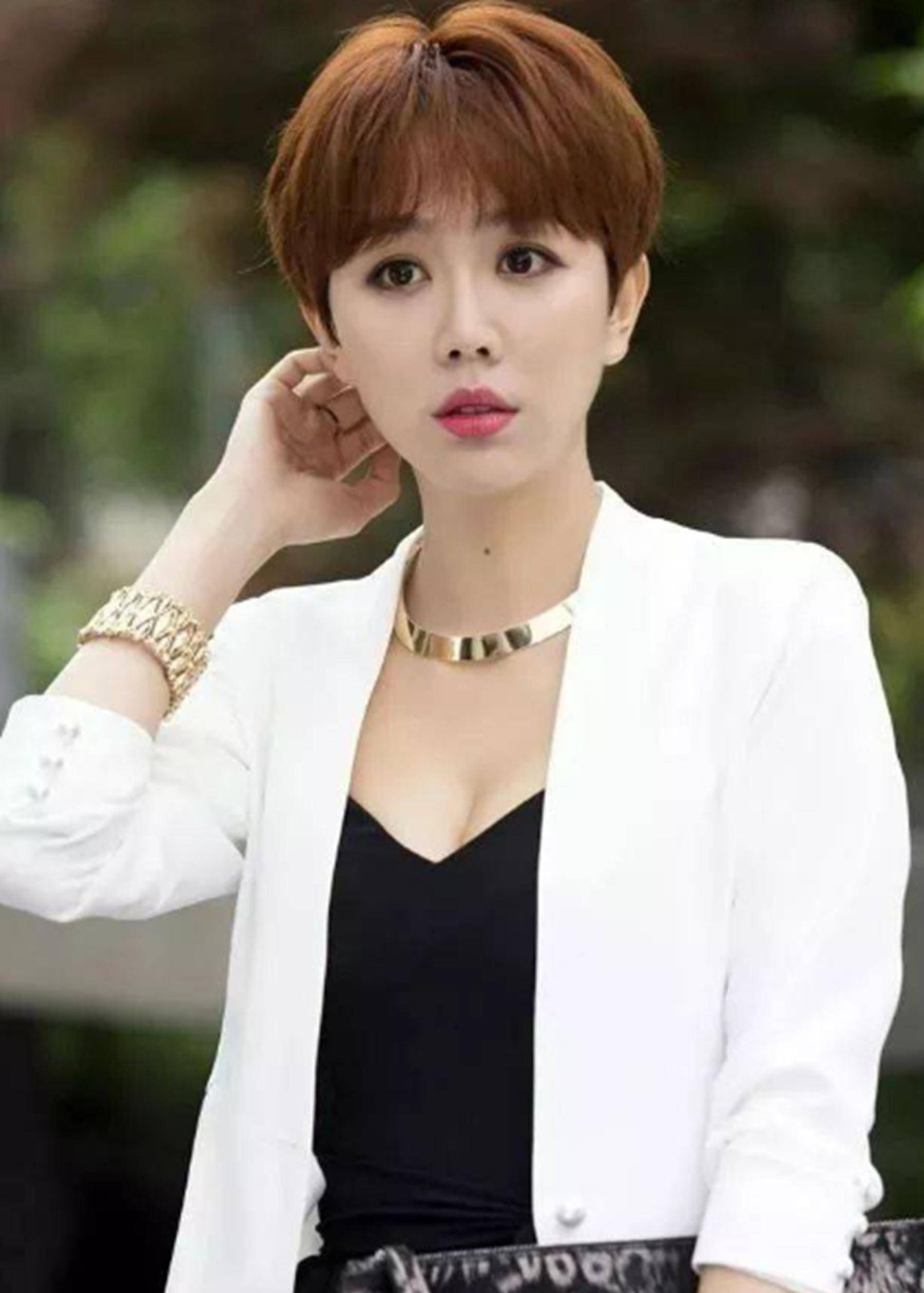 柳岩_姜妍_姐姐