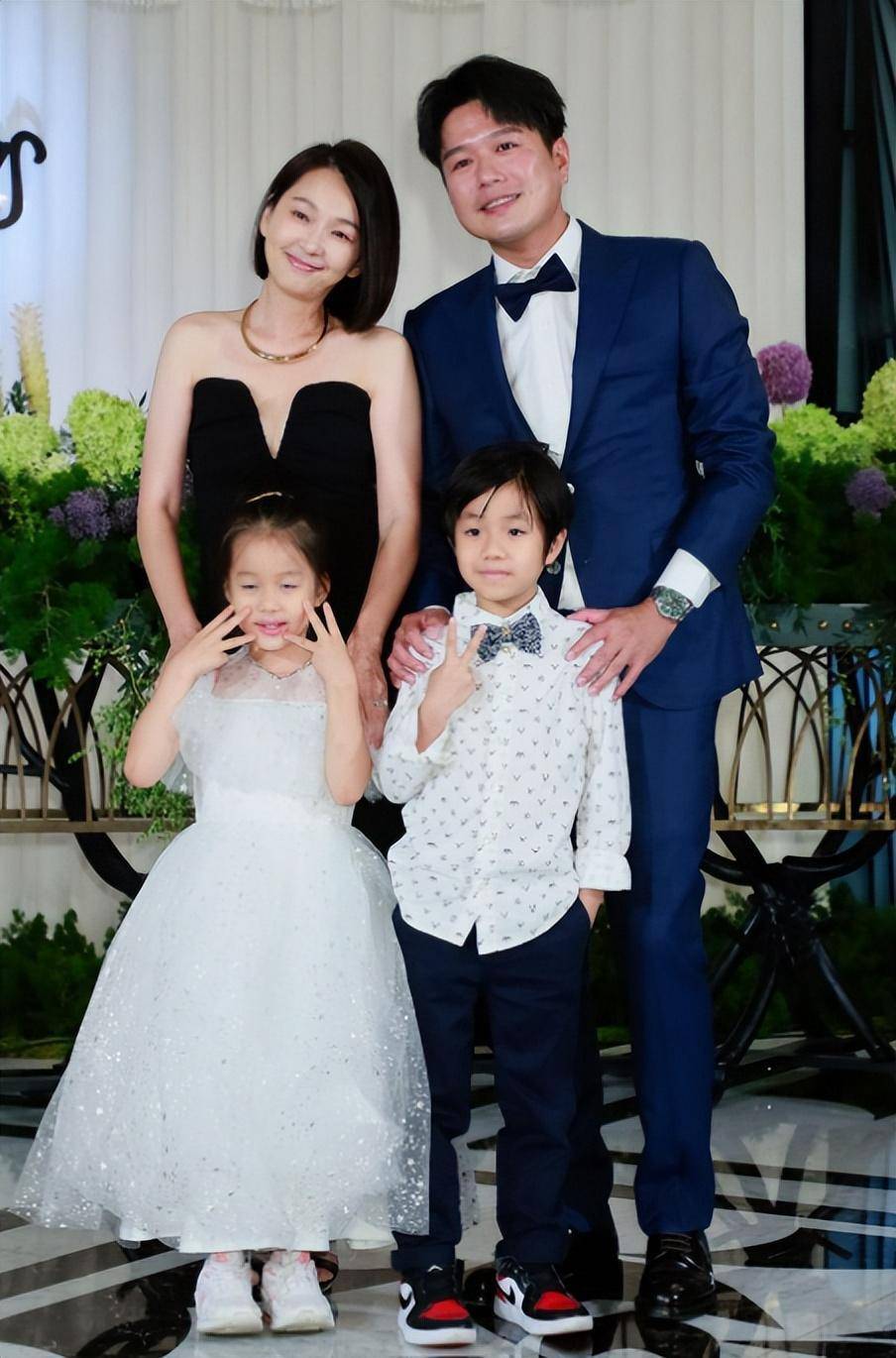 杨佑宁结婚现场星光熠熠像走红毯 林心如霸气出场露大长腿好抢镜