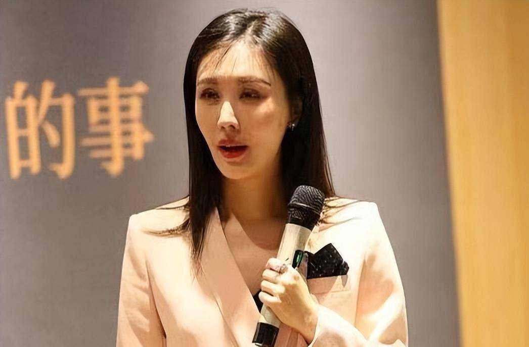 从18线演员到王的女人,险成《甄嬛传》女主,田朴珺:我不靠王石_郑晓龙_女友_大佬