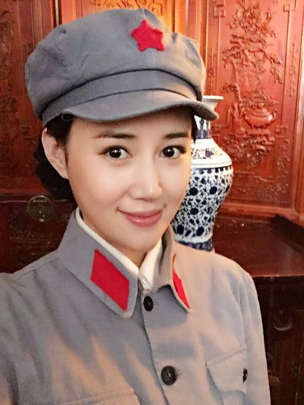 50岁沙宝亮官宣恋情,新女友小自己16岁,曾是黄渤同班同学_戴笑盈_网友