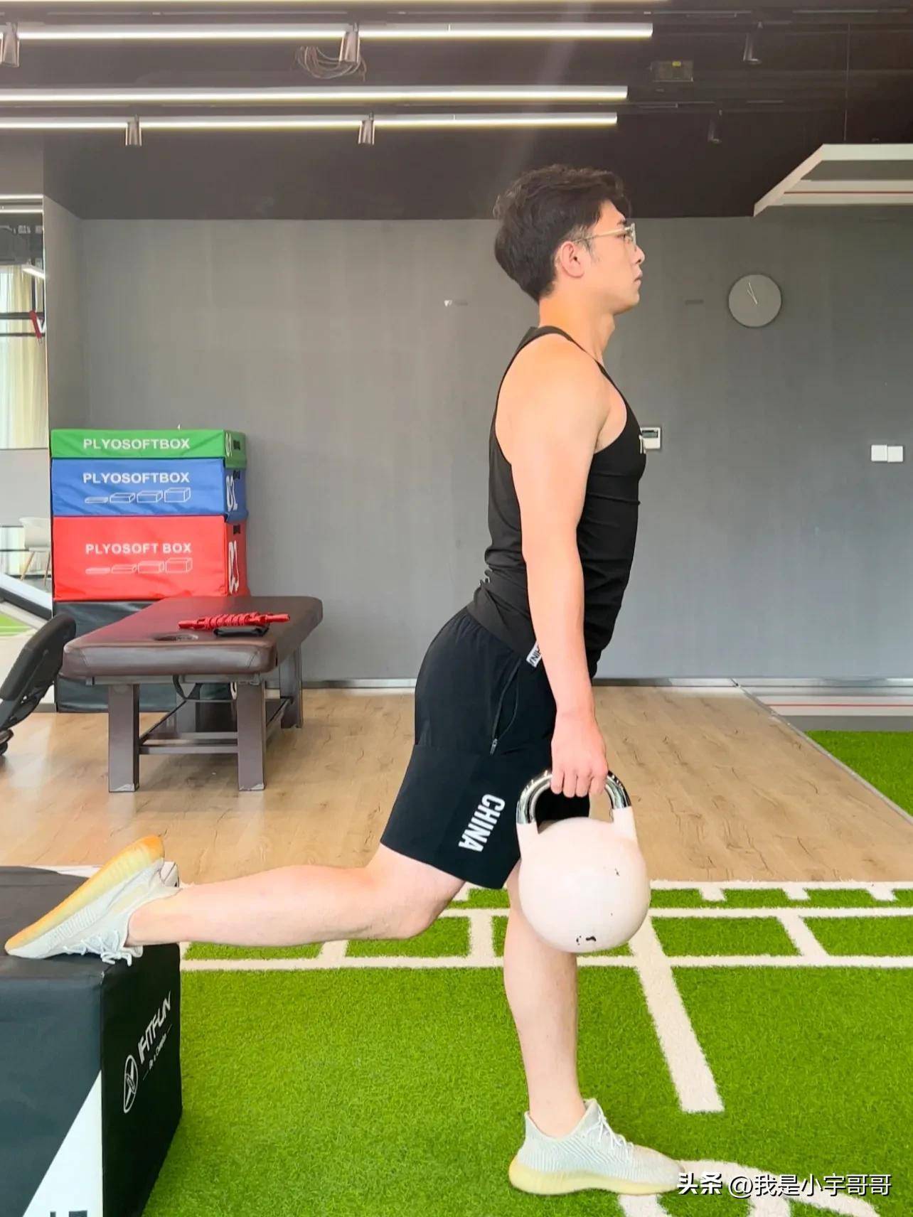 原创许静韬登上风度mensuno封面禁欲系男神享受盛夏灿烂与热情