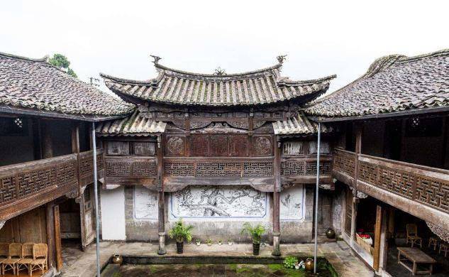 藏在云南腾冲的豪宅，曾耗时3年打造，还曾是百年老字号的所在地