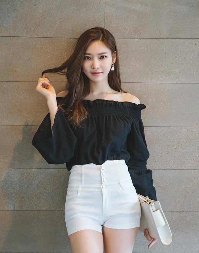 原创美拍气质出众的美女模特各种风格的穿搭都能够完美驾驭0