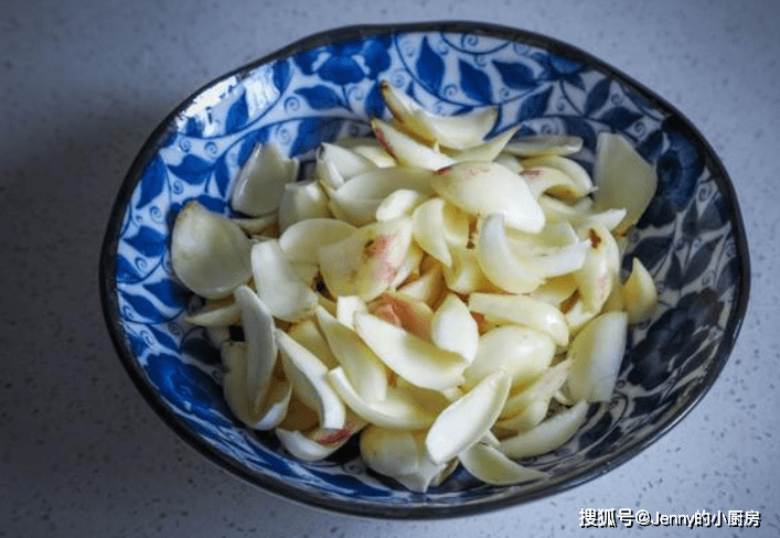 立秋“撞”中伏，宁可不吃肉，也要吃这4样菜，营养润燥不上火