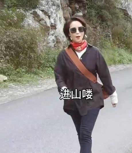 徐俐：国庆京郊游，即便已经60岁了老公还是一口一个“丫头”叫着