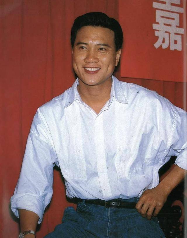 做伴郎,如今爆肥挣钱捞金,万梓良:不做大哥好多年_生活_事业_郭明黎