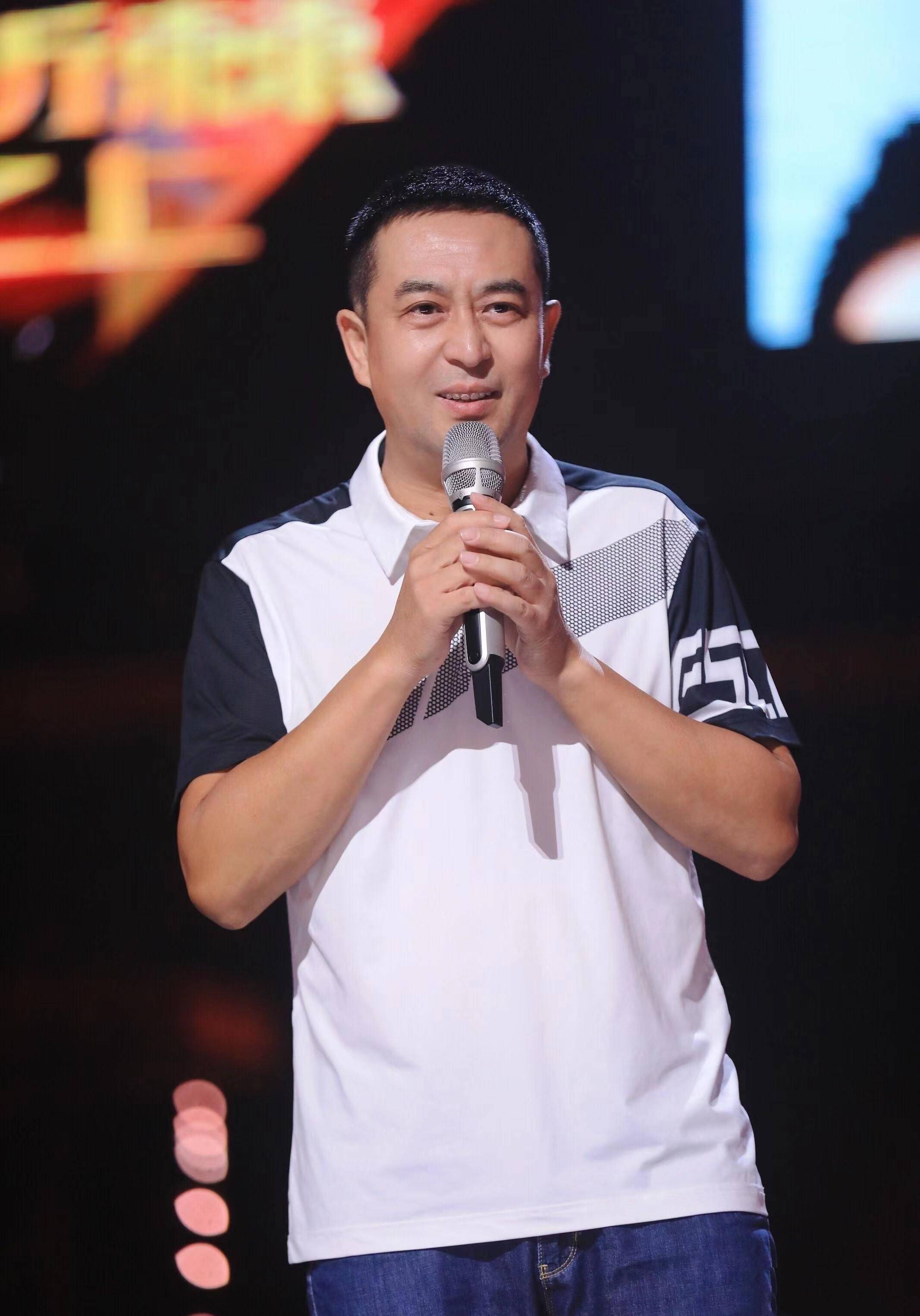 "大叔圈顶流"张嘉译,终于不用吃"软饭"了_嘉义_何群_张家怡