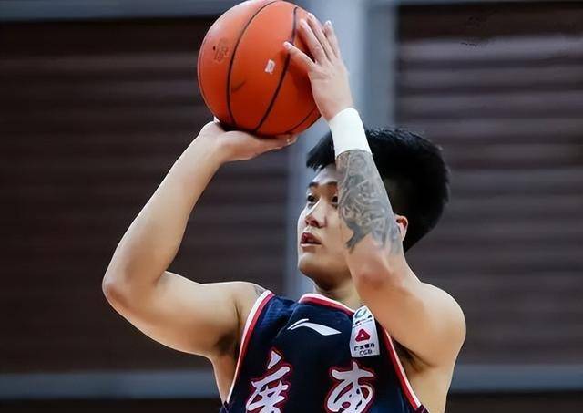 原创老詹和湖人正在商谈续约刘晓宇想加盟永隆队广东能留住赵睿吗