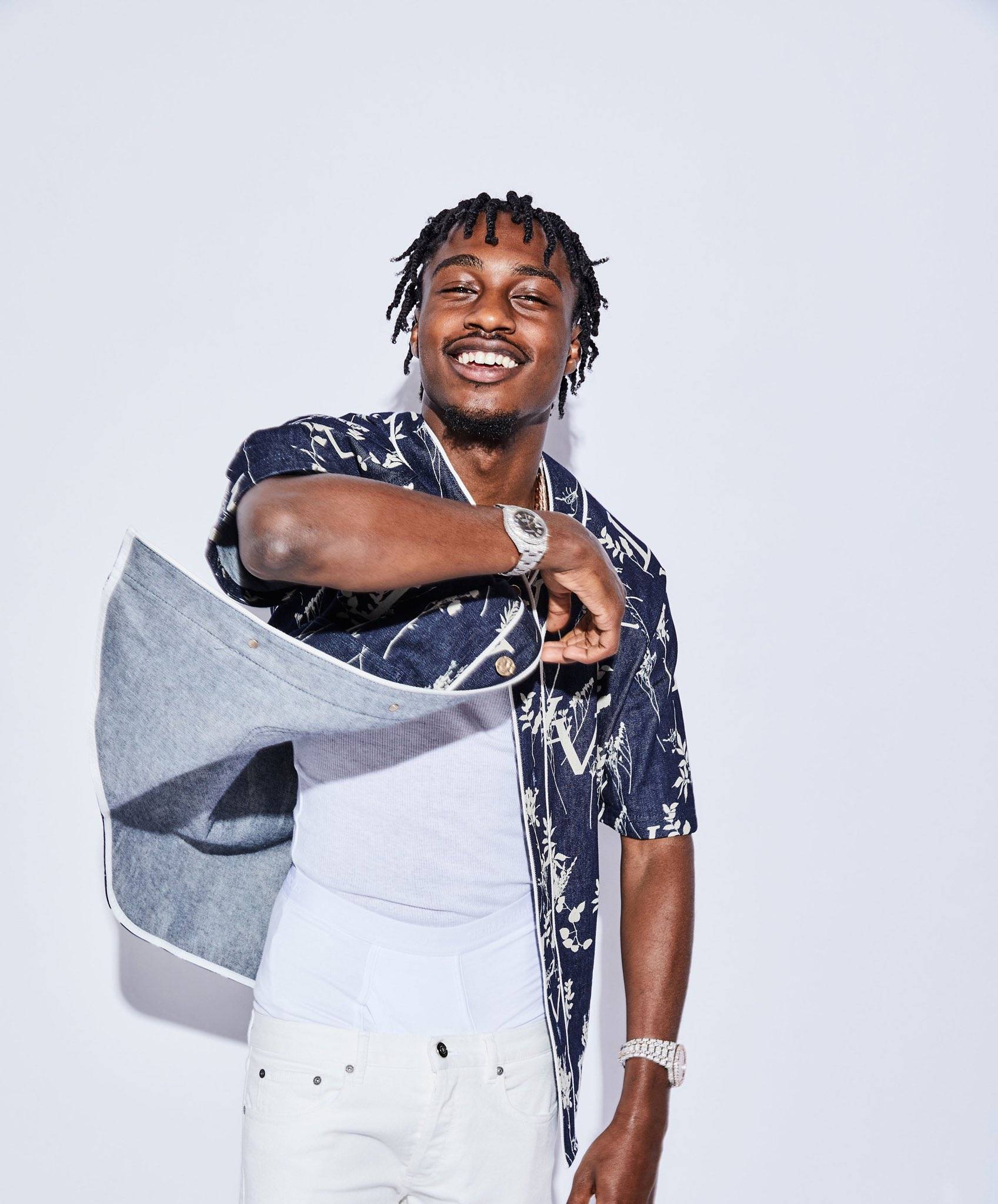 英国女歌手maisie peters宣布两首新单《blonde》与《good enough》将