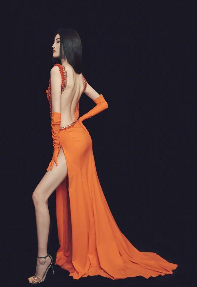 原创钟楚曦的牛奶肌大美背也太迷人了选对露背装你也可以成为背撩