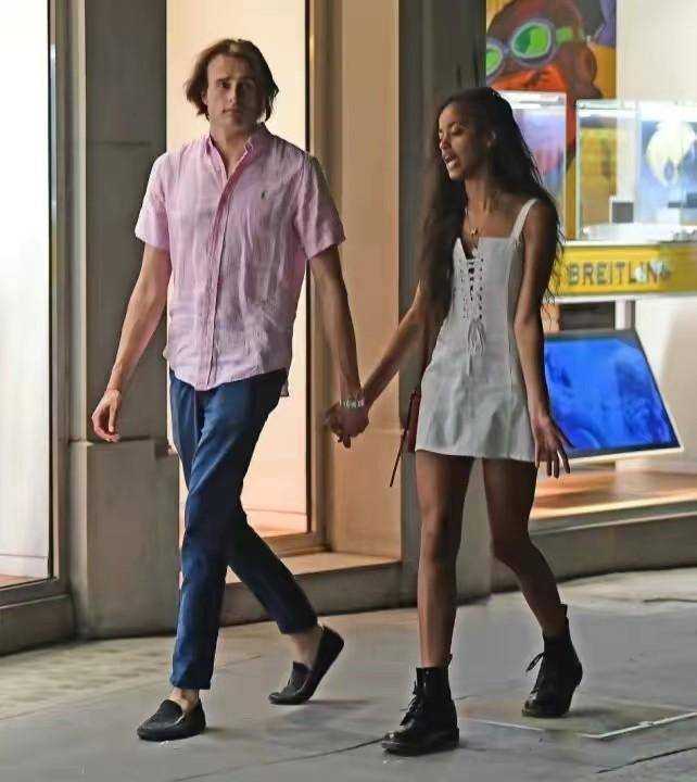 两次约会光头男,比白人男友帅还更时髦_风格_审美_maria