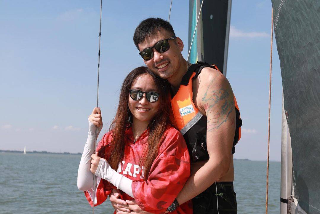 队备战亚洲杯和世锦赛的中国男排主攻手戴卿尧,在ins上分享了几张照片