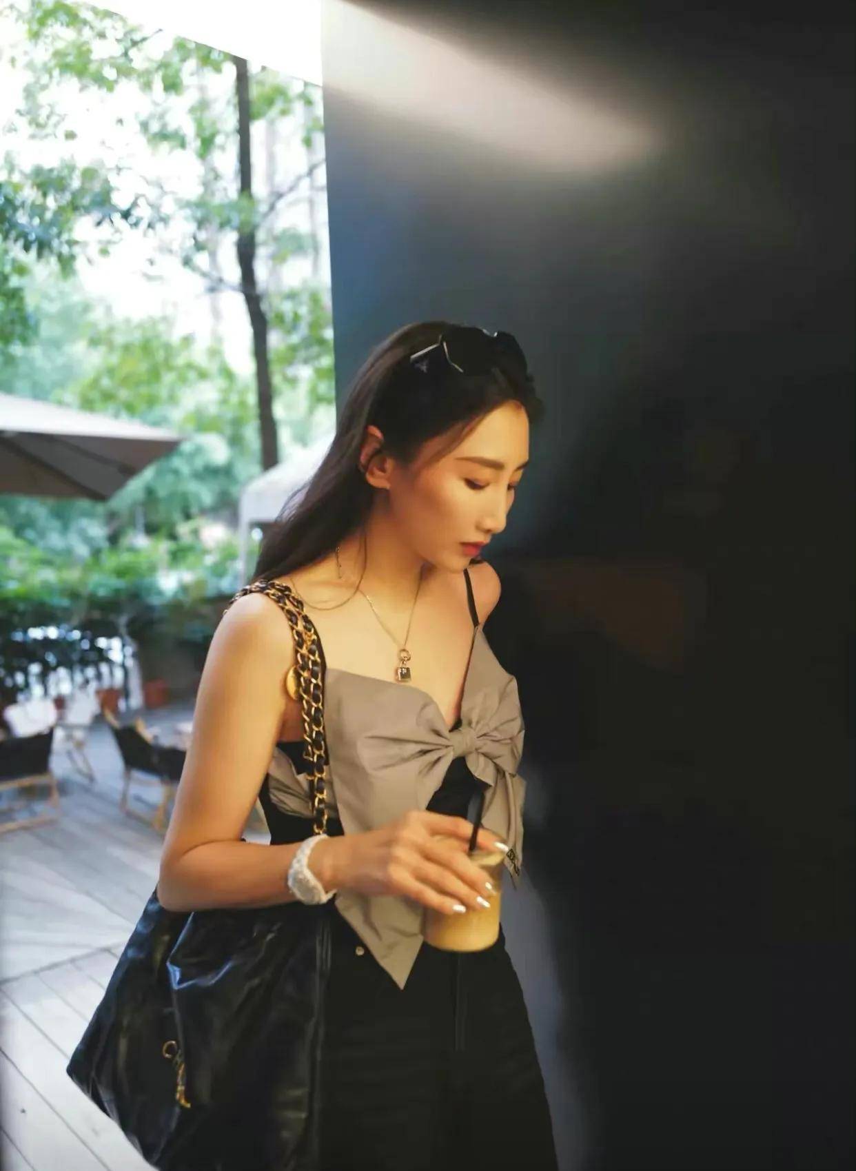 原创奥运冠军何雯娜自结婚之后就过上了悠闲的阔太生活真会挑老公