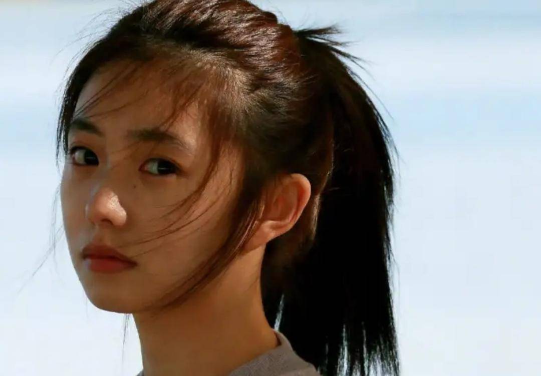 原创谋女郎刘浩存上线张艺谋谈起对方一脸感慨声称她天生吃这碗饭