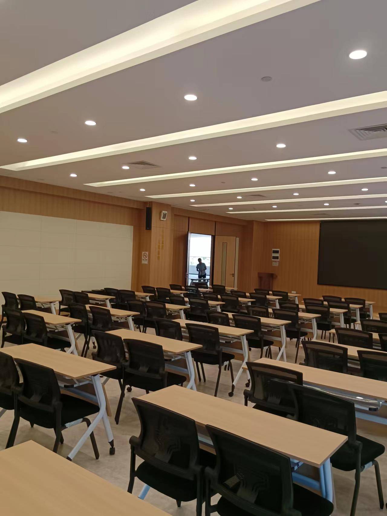 智能会议安全会议辉群多个党委会议室发言扩声系统项目顺利交付使用