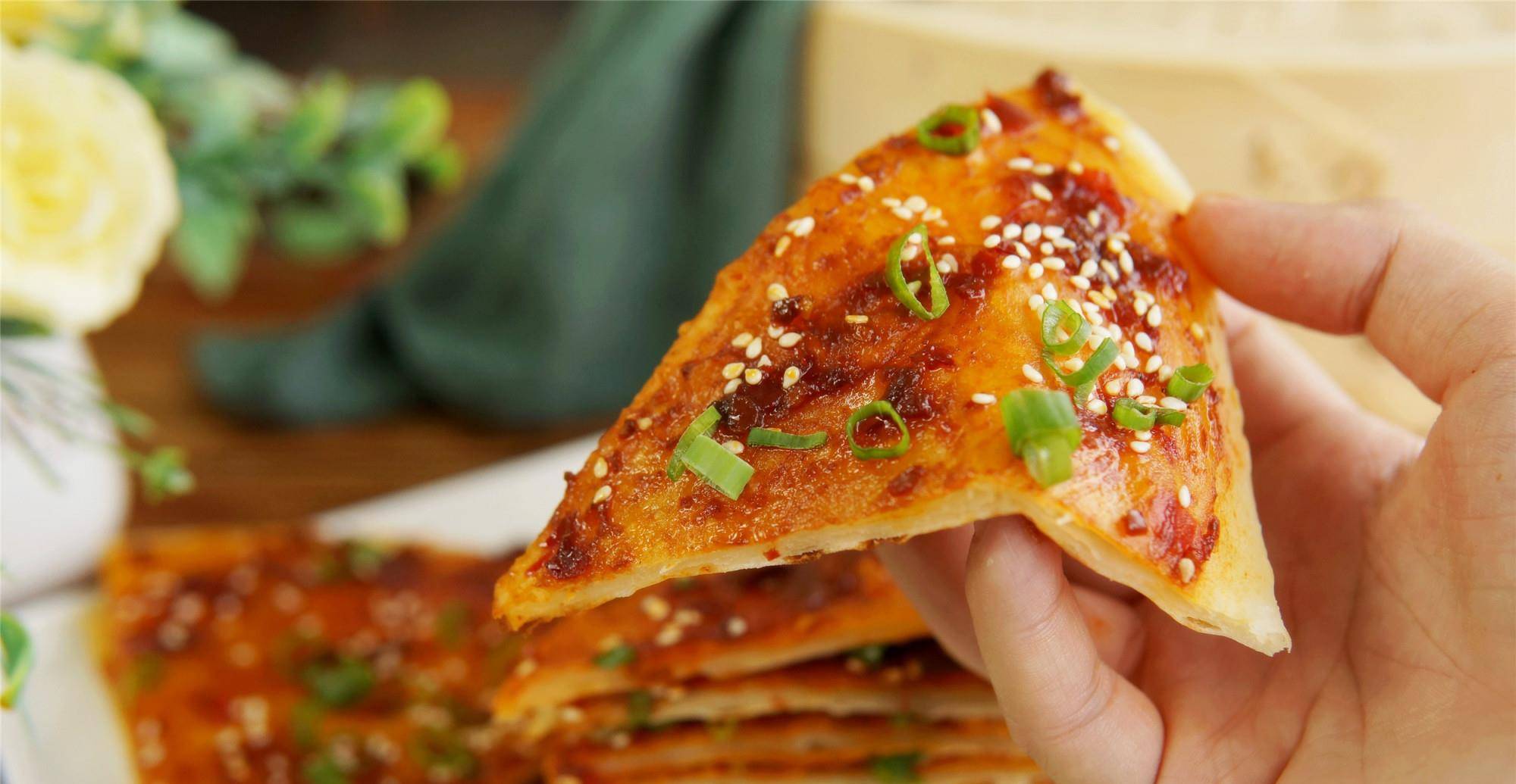 路边摊超火的酱香饼,做法真的挺简单,酥香味美,学会能开店了_酱汁