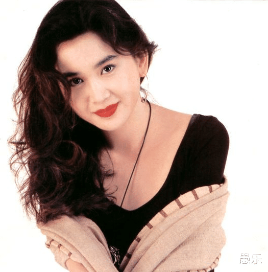 温碧霞晒照秀香肩,54岁的她才应该叫神颜吧_姐姐_因为_电影