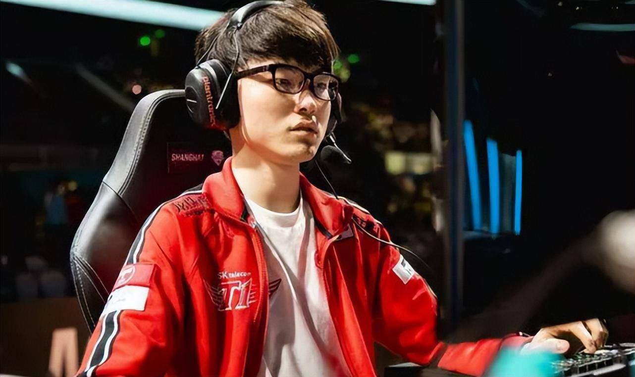 粉丝治队后续,继罢免主教练后直接包围俱乐部,t1老板苦不堪言_战队