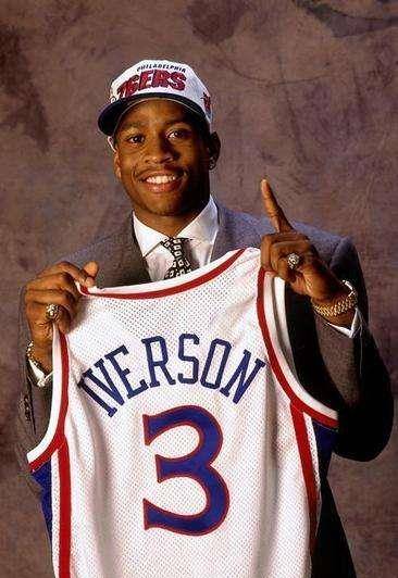 83米体重:75公斤1996年nba选秀中第一轮第一位被76人选中艾弗森是哪一