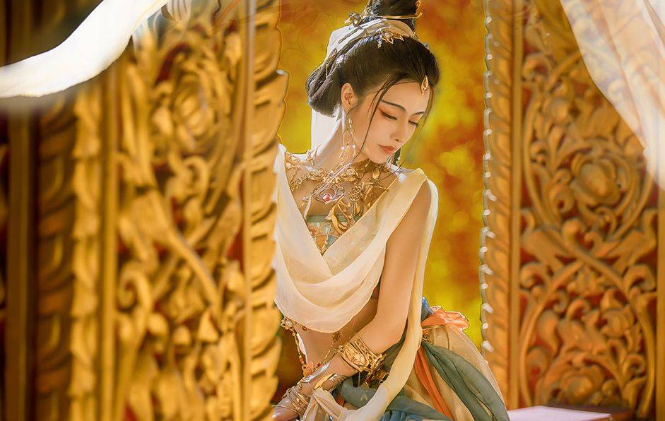 coser界的天花板真的菜菜:颜值顶流,学历顶流,制衣一流_coser_衣服