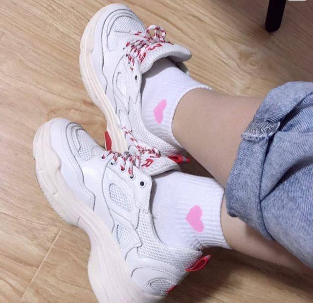 原创为什么觉得女生的白袜子能一直那么白哈哈哈哈原来是这样