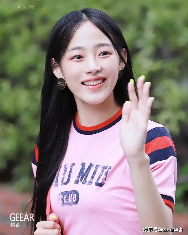 向金敏智学习少女夏日造型复古球衣网球裙是关键