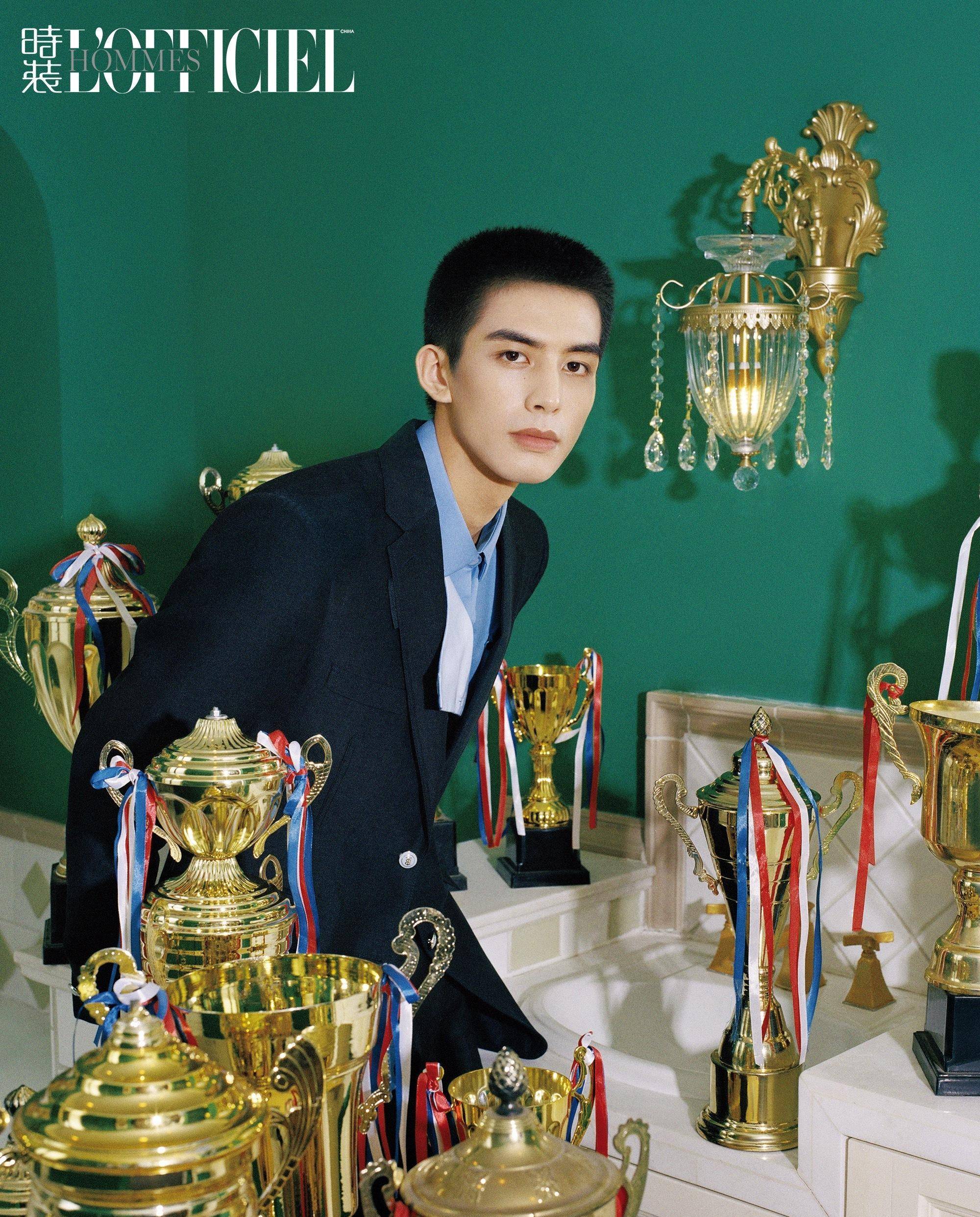 宋威龙最新时尚大片来袭,寸头造型阳光又帅气,型男魅力挡不住_感觉