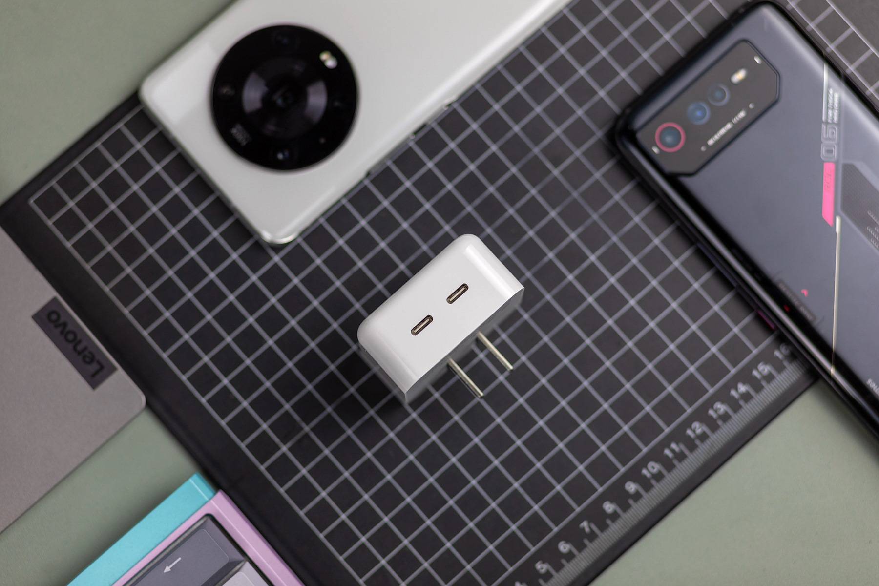 素乐35W氮化镓双C充电器,轻量化设计,又一款苹果平替好产品