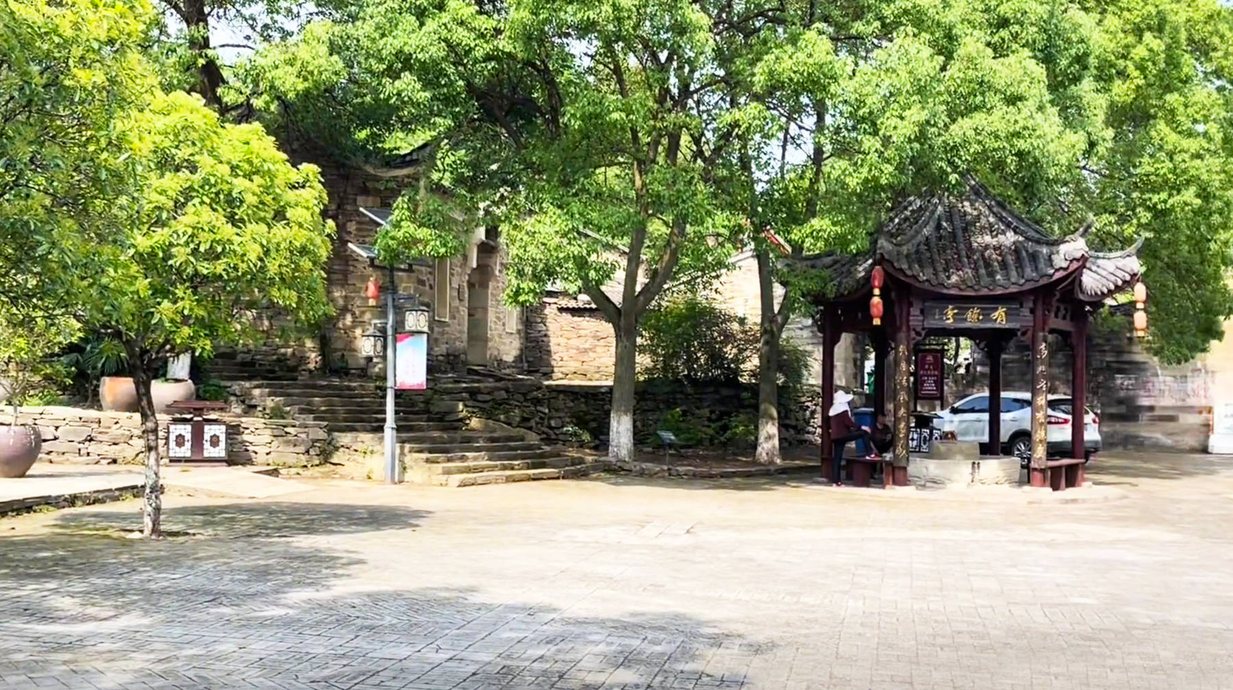 在武汉郊区游览一座百年古村，明清风格屋舍扎堆，一砖一瓦皆历史