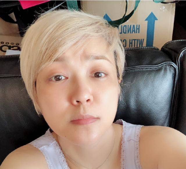 晒晒歌星陈慧娴的豪宅,衣服多得数不清了,只能用纸皮箱堆着摆放_装修