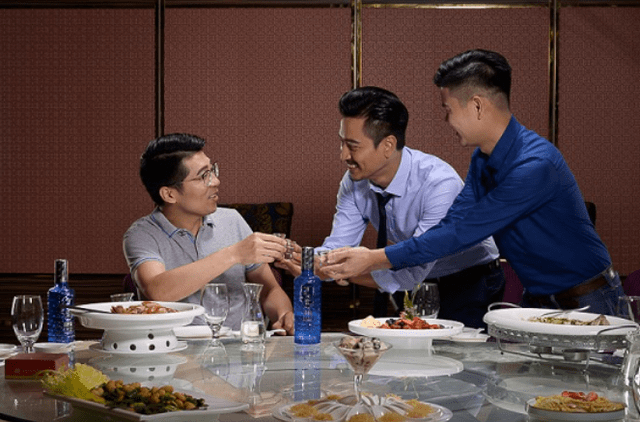 醒职场人:生意应酬时,三类白酒千万别上桌,花冤枉钱还丢人