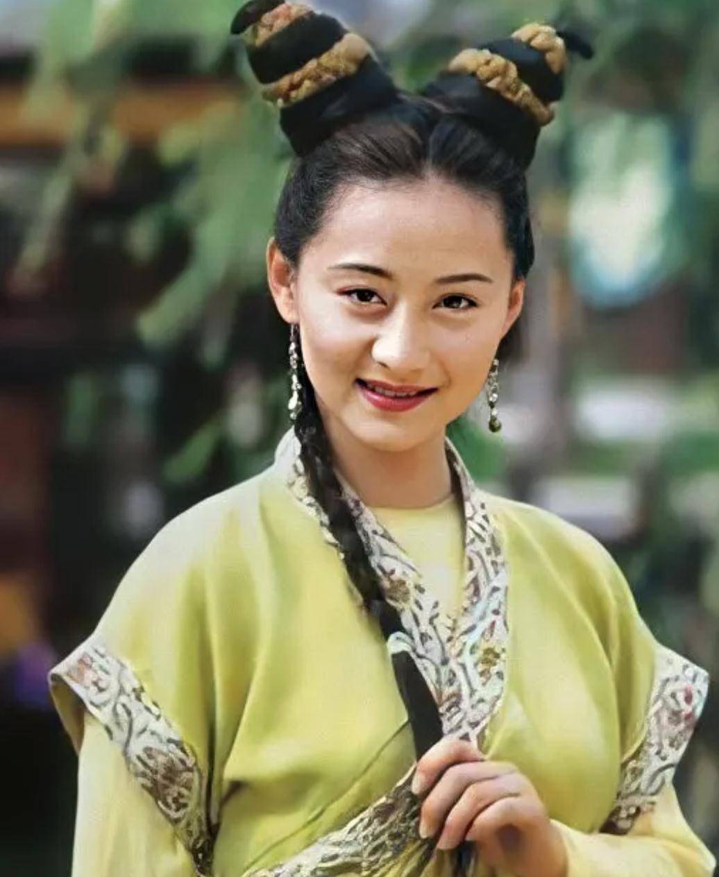 在周星驰版本的《鹿鼎记》中,陈德蓉饰演水灵可爱的小双儿.