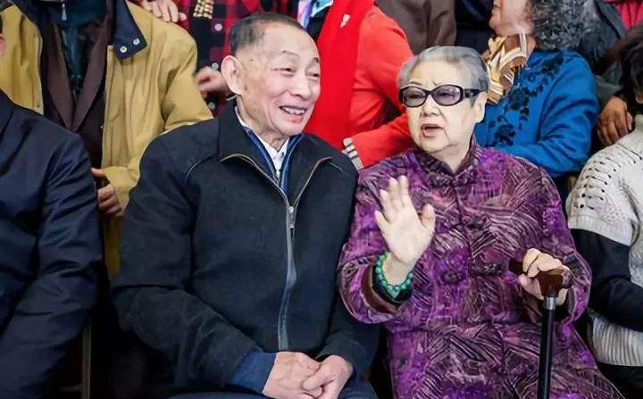 不要再说因为德云社知道张火丁,王珮瑜了,这是在给德云社招黑_郭德纲