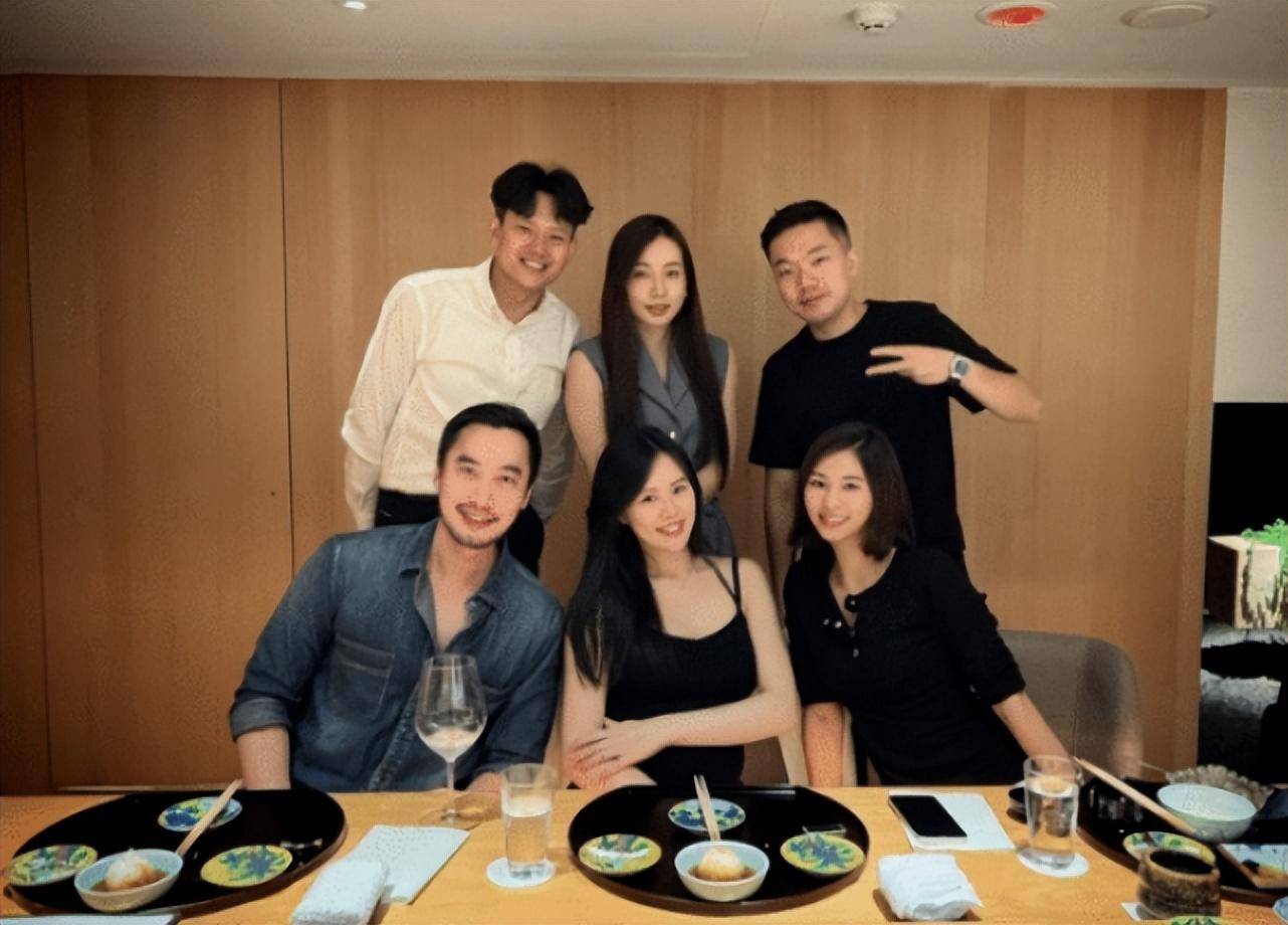 阿娇前夫赖弘国官宣当爸喜讯,晒与儿子握手照并甜蜜表白爱妻_郭虹