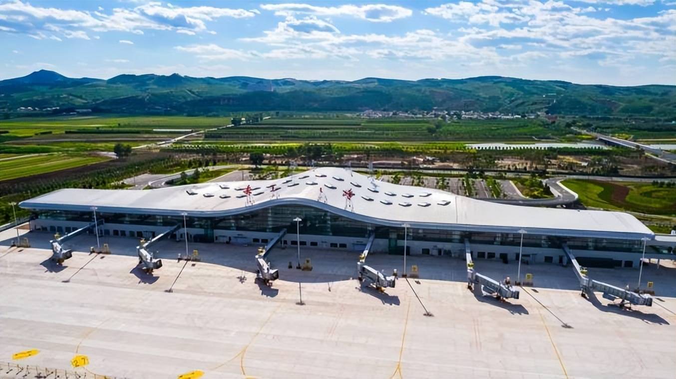 内蒙古一机场改扩建完工,总投资14个亿,看看它现在什么样!