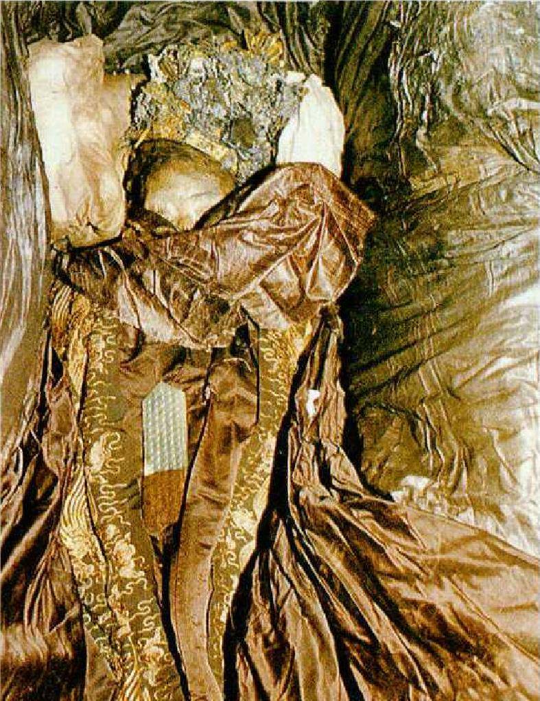 江西挖出"国字脸王妃",皮肤白皙身材均匀,恢复原貌后惊愕万分_吴氏