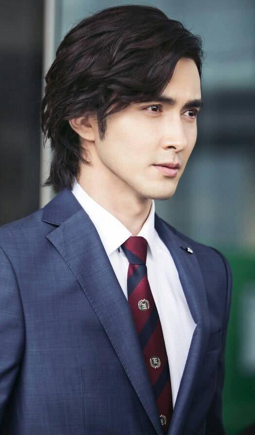 继《枕上书》后,高伟光新戏再演"神仙角色",又收一枚花痴女主_帝君_真