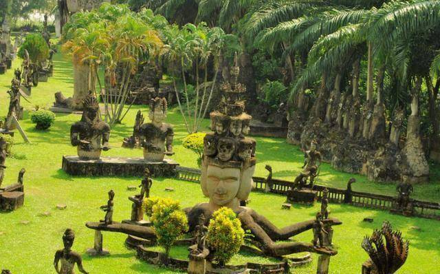老挝最与众不同的寺院，佛像千奇百怪，实际却是一座“公园”