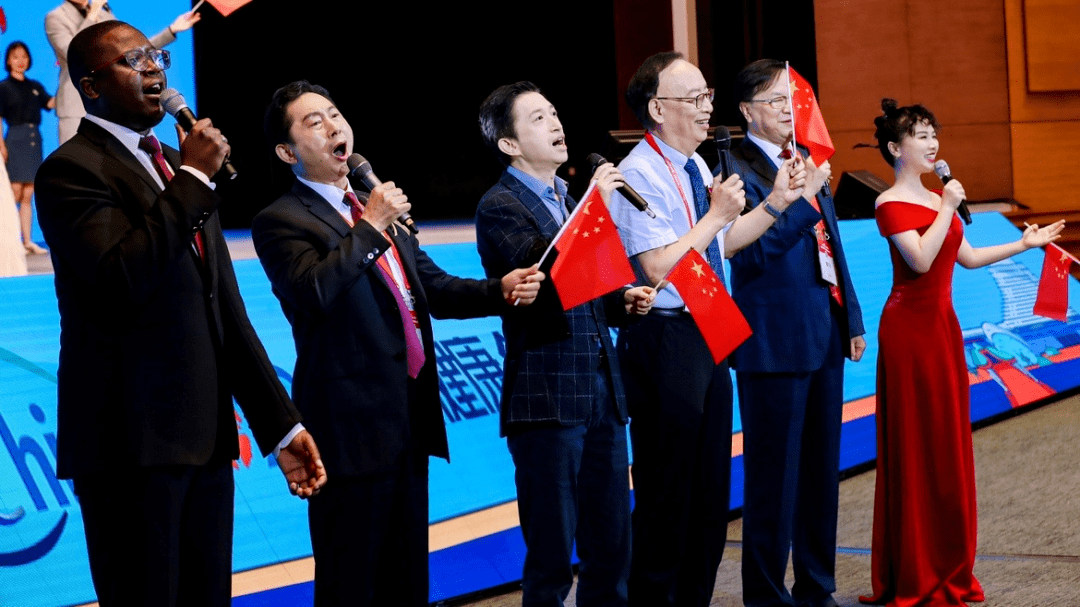 2022视觉健康创新发展国际论坛再次唱响《光明的未来》