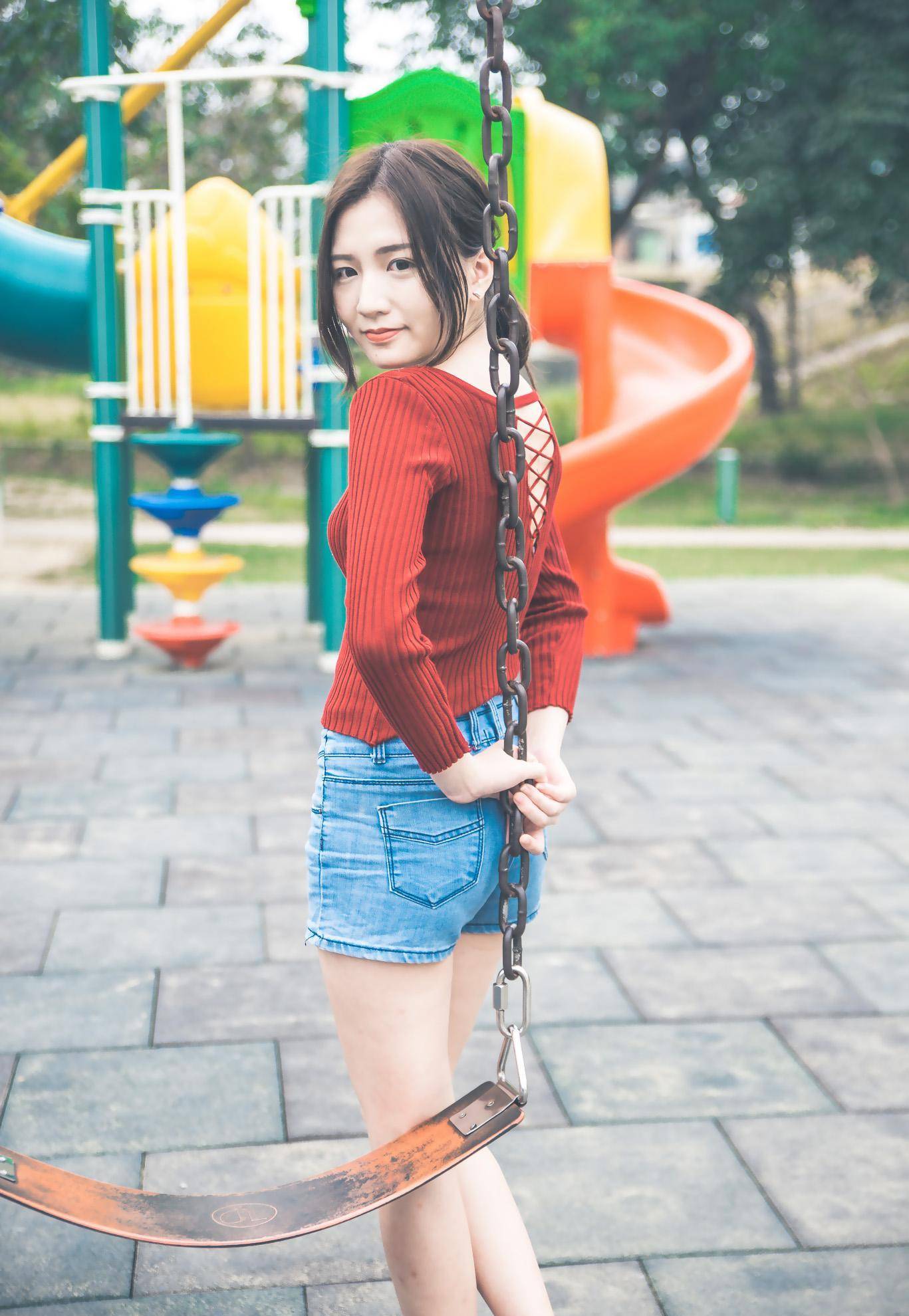 街拍:个性新潮时髦热裤穿出凹凸好迷人,秀出妹子时尚万种_气质_美女